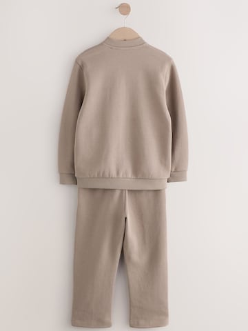 Set Next en marron