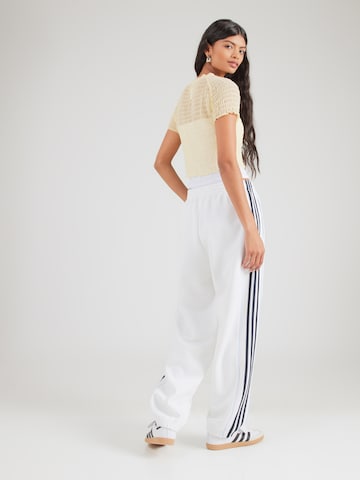 ADIDAS ORIGINALS Конический (Tapered) Штаны в Белый