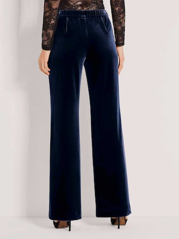 MADELEINE Regular Trousers in Blue