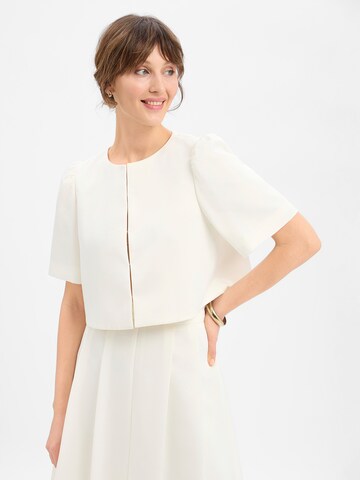 Marie Lund Bolero in Weiß: Vorderseite