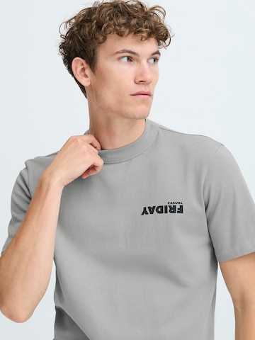 Casual Friday Bluser & t-shirts i grå