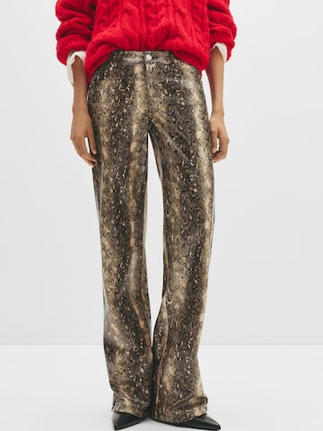 Pull&Bear Regular Trousers in Beige: front