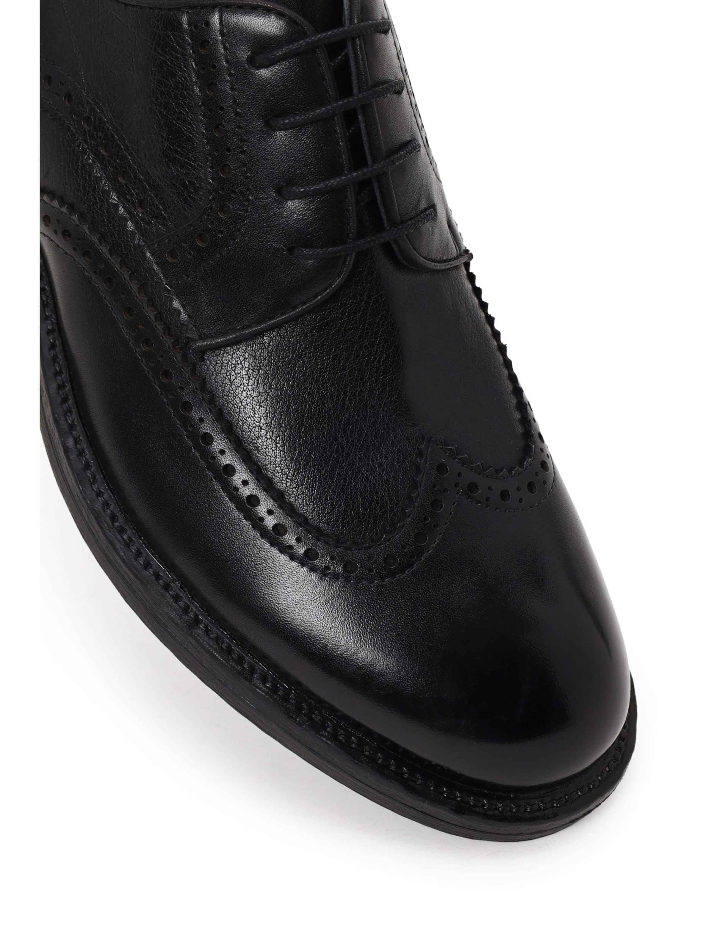 Scarpa stringata di Derimod in nero