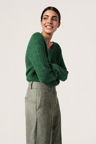 SOAKED IN LUXURY - Pullover 'Tuesday' em verde