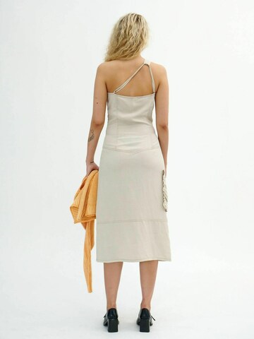 Robe ' EminaRS ' Résumé en beige
