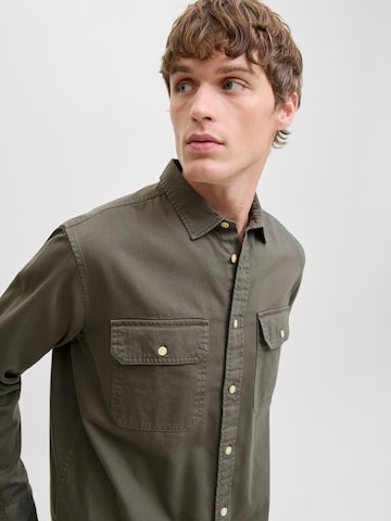 JACK & JONES Средняя посадка Рубашка 'JJETRAVIS' в Зеленый
