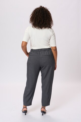 KAFFE CURVE Loosefit Hose 'Merla' in Grau