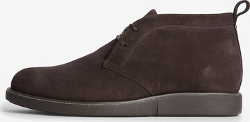 Calvin Klein Chukka Boots in Brown: front