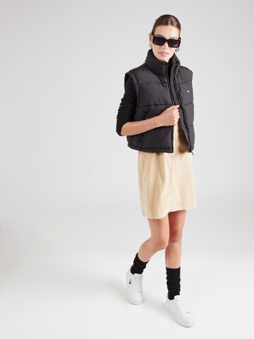 Gilet 'ESSENTIAL' Tommy Jeans en noir