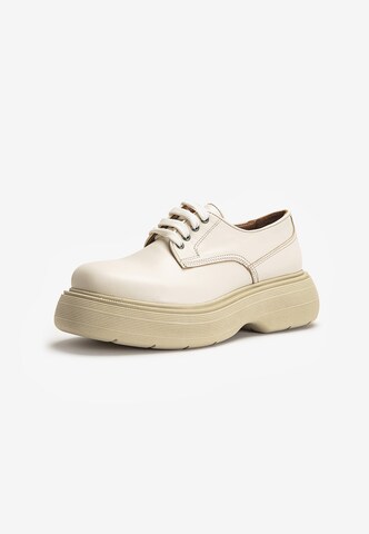 INUOVO Lace-Up Shoes in White: front