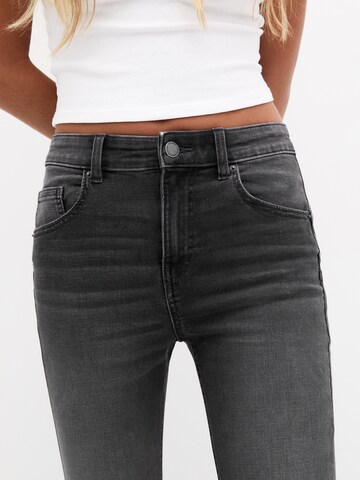 Pull&Bear Skinny Jeans in Grijs