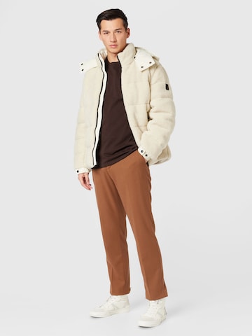 Lyle & Scott Tričko – hnědá