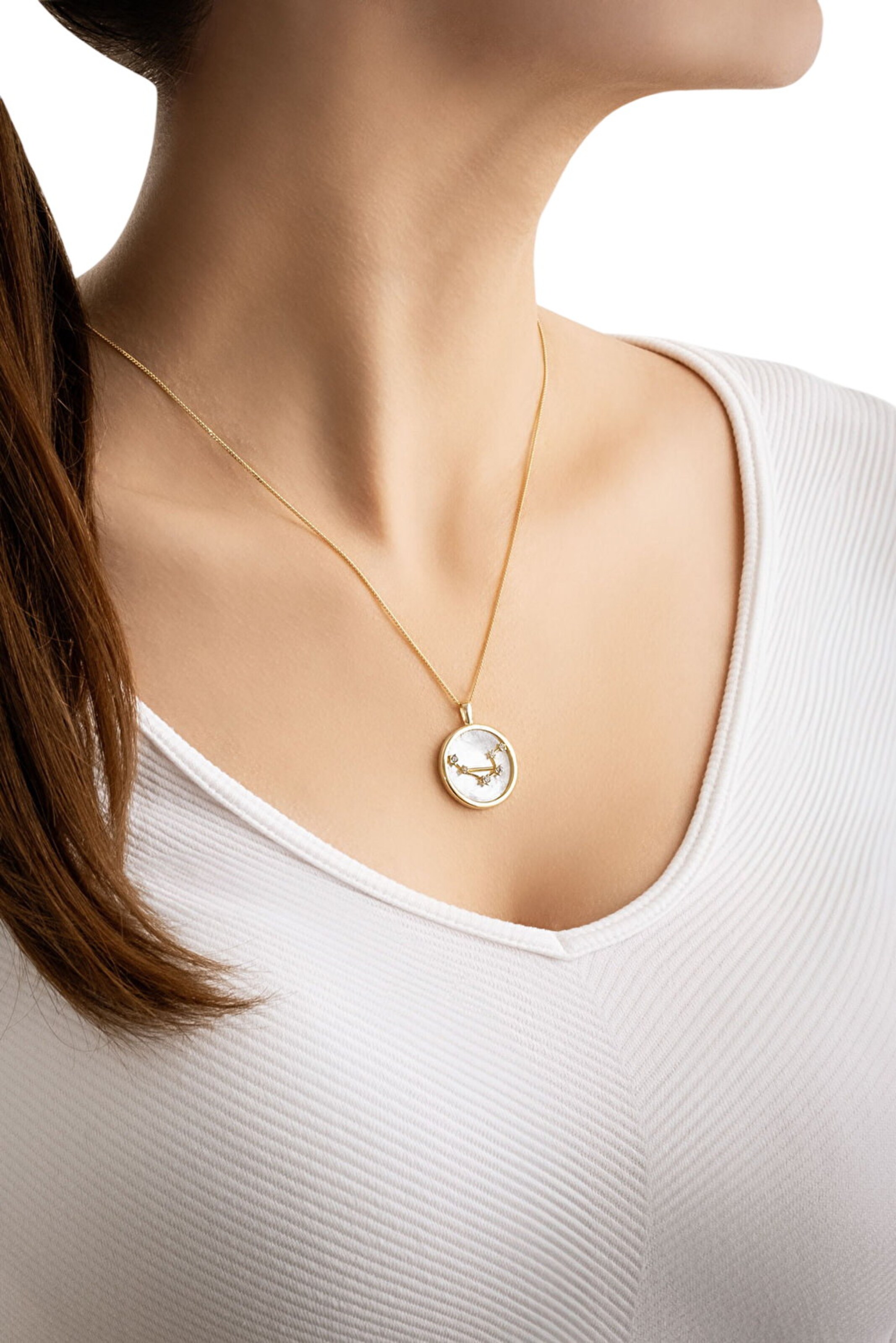 So Chic Necklace in Gold: front