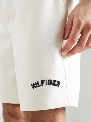 regular Pantaloni di TOMMY HILFIGER in beige