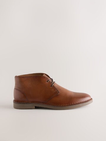 Next - Botines chukka en marrón