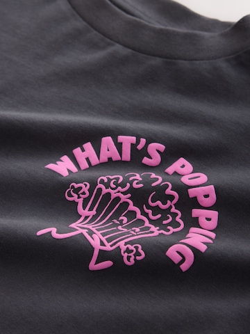 T-Shirt Next en gris