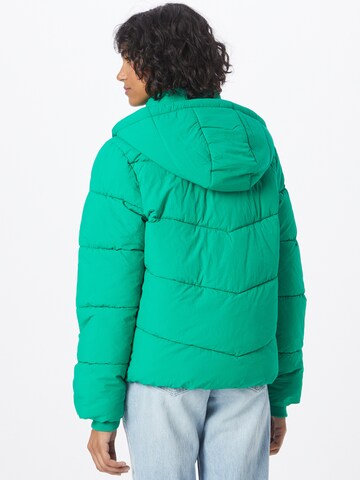 PIECES - Chaqueta de invierno 'Jamilla' en verde