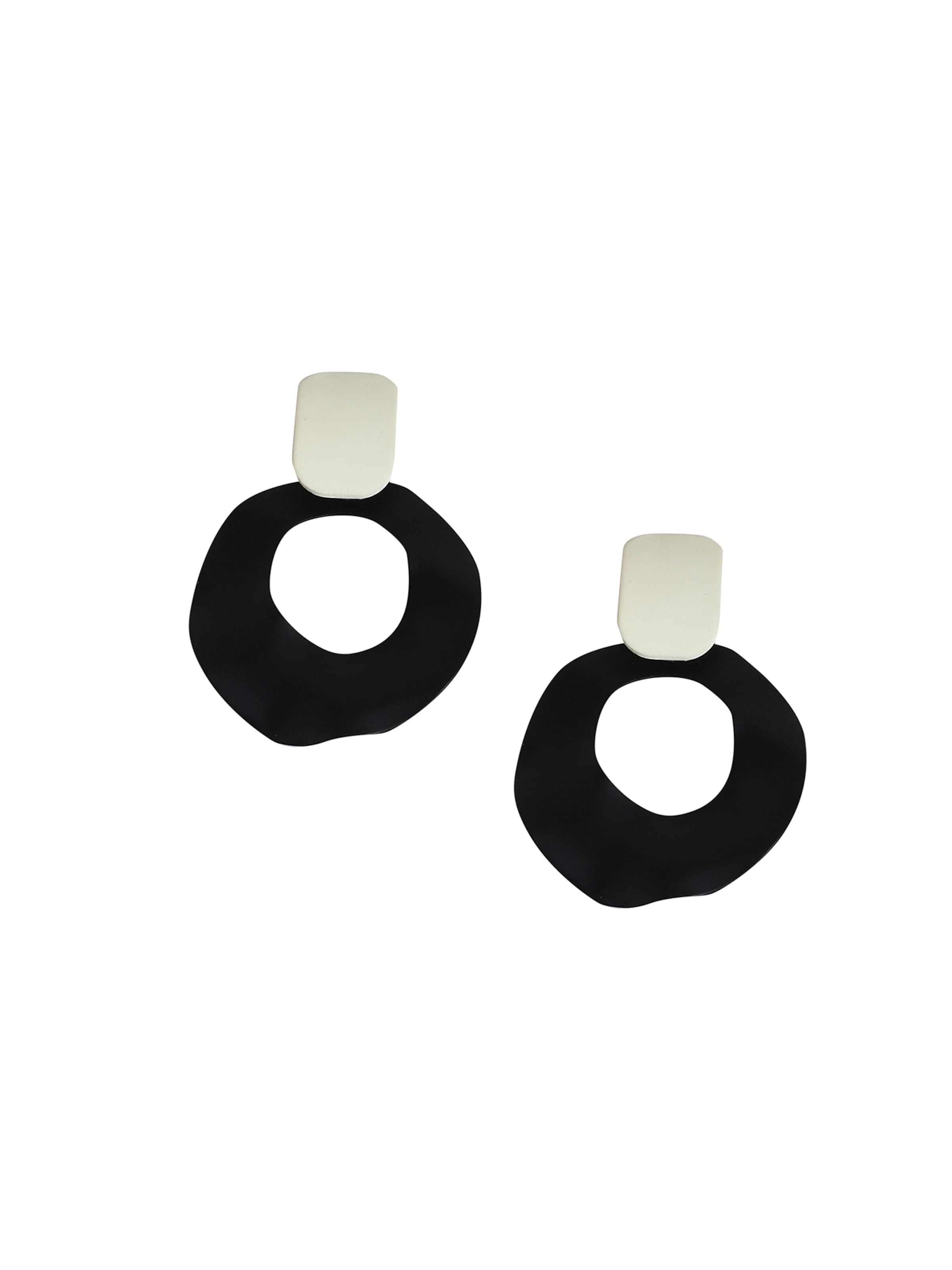 SOHI Обеци 'Sayla' в черно: отпред