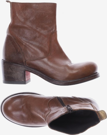 MOMA Dress Boots in 37 in Brown: front