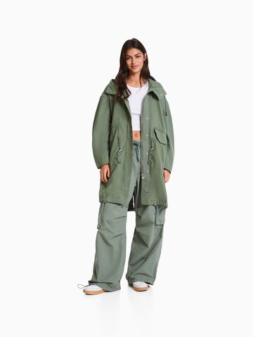 Bershka Přechodová parka – zelená