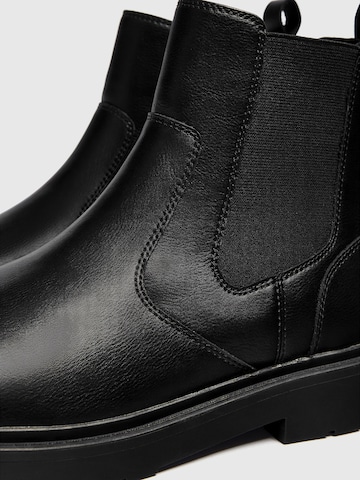 Pull&Bear Chelsea Boots in Schwarz