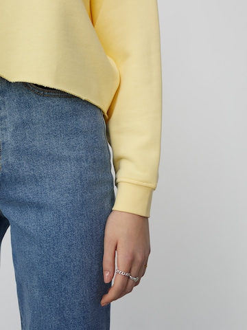 Sweat-shirt 'Tessa' LeGer by Lena Gercke en jaune