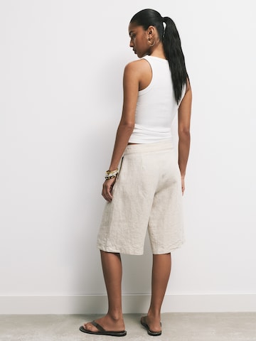 Wide Leg Pantalon à pince Pull&Bear en blanc