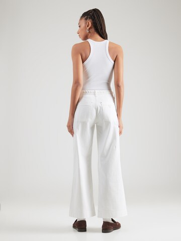 GUESS - Pierna ancha Vaquero 'ZOYA' en blanco