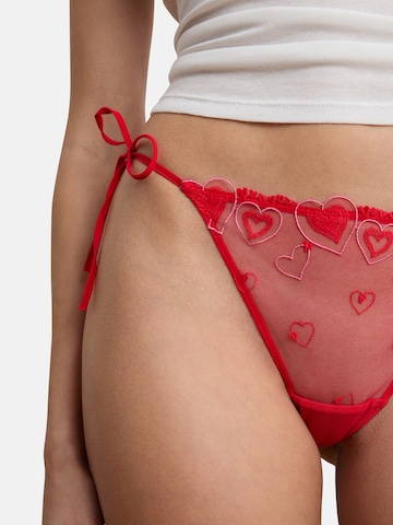 String 'FAVORITE' di ETAM in rosso