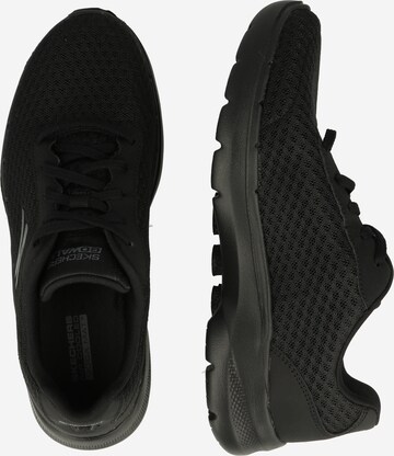 Baskets basses SKECHERS en noir