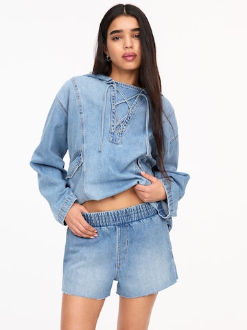 Pull&Bear Regular Jeans in Blue: front