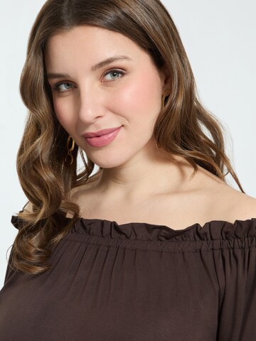 Fiorella Rubino - Camiseta en marrón