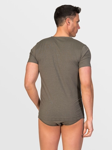 zd ZERO DEFECTS - Camiseta térmica 'V-Neck T-shirt Soya Yarn' en verde