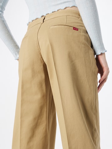 LEVI'S ® Loosefit Pressveckad byxa 'Baggy Trouser' i beige