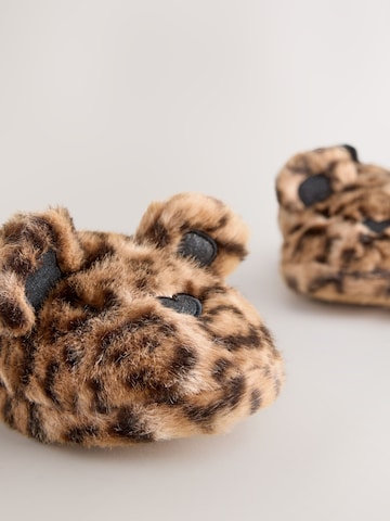 Next Toasuss, värv pruun