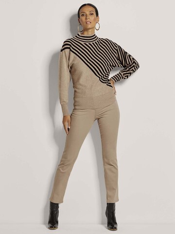 MADELEINE Pullover in Braun