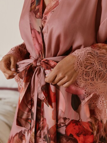 B by Ted Baker Morgenmantel in Pink