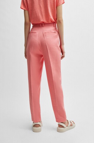 BOSS Tapered Bundfaltenhose 'Tefike' in Pink