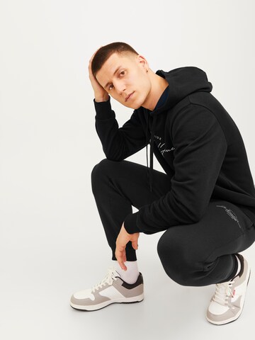 Trening 'JJFerris' de la JACK & JONES pe negru
