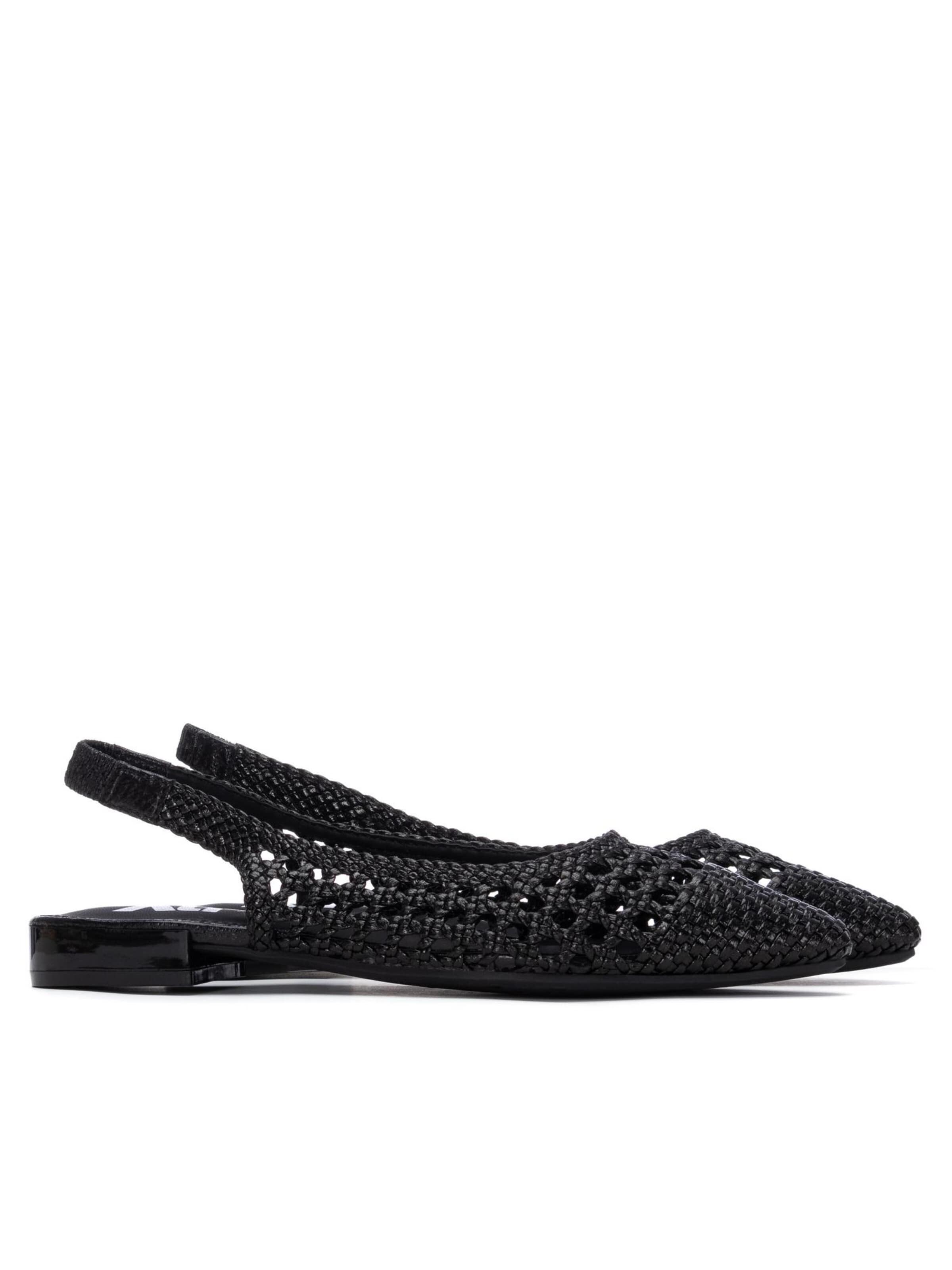 Xti Sandals in Black