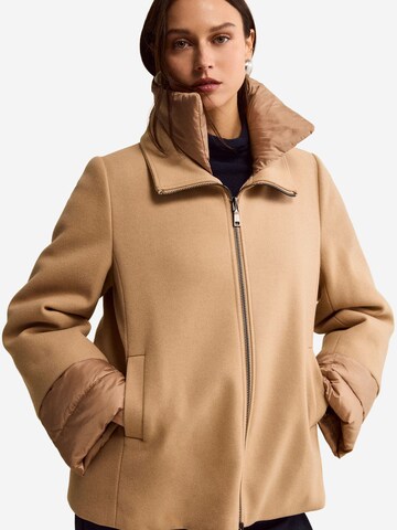 Il Lanificio Winter Jacket in Beige: front