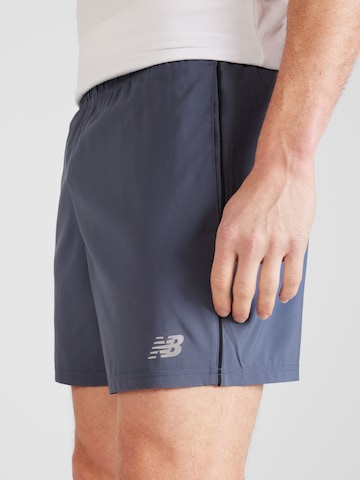 Regular Pantalon de sport 'Core Run 5' new balance en gris