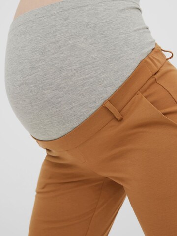 Regular Pantalon 'Luccalilith' Vero Moda Maternity en marron