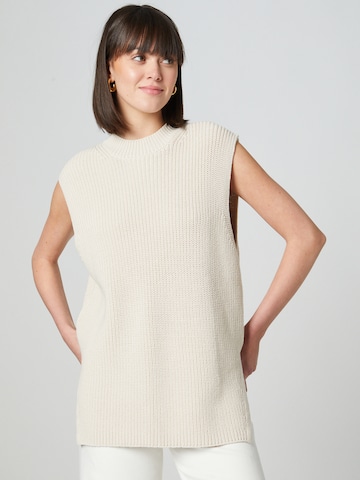 Guido Maria Kretschmer Women Sweater in White: front