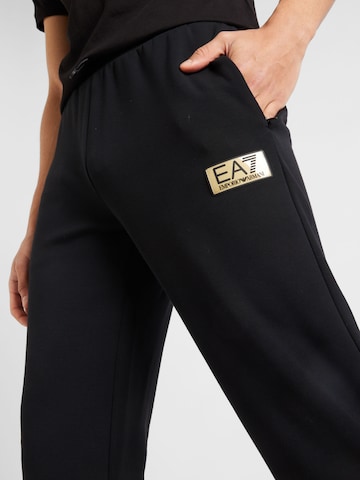 regular Pantaloni di EA7 Emporio Armani in nero