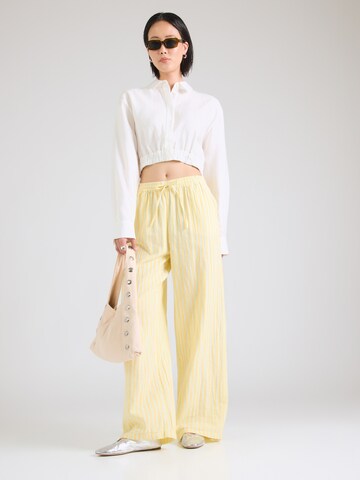 ONLY Bő szár Nadrág 'ONLTHYRA' - sárga
