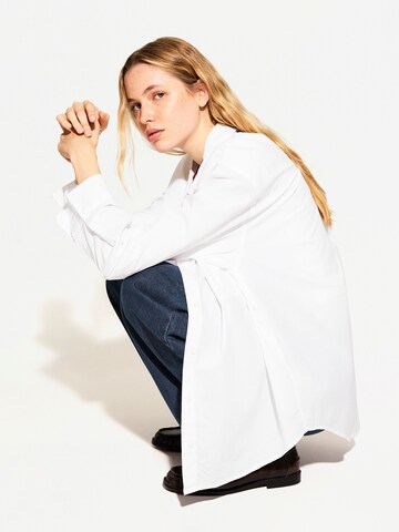 Camicia da donna di Bershka in bianco