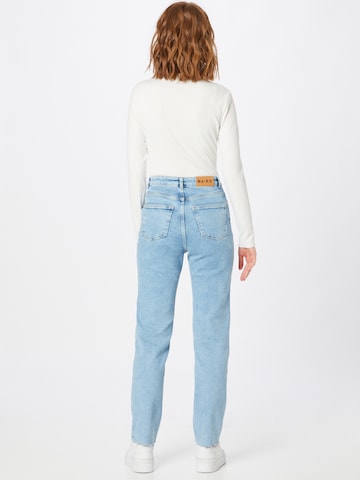 NA-KD Regular Jeans i blå