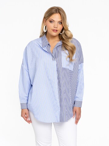 Yoek Blouse in Blauw: voorkant