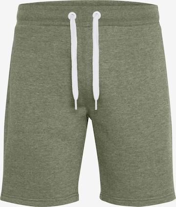 !Solid Regular Sweatshort 'OLIVER' in Grün: predná strana